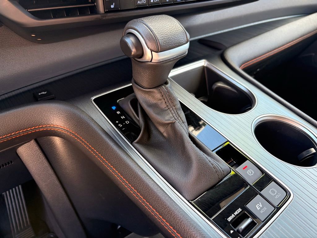 Used 2023 Toyota Sienna XSE AWD/4WD image 19