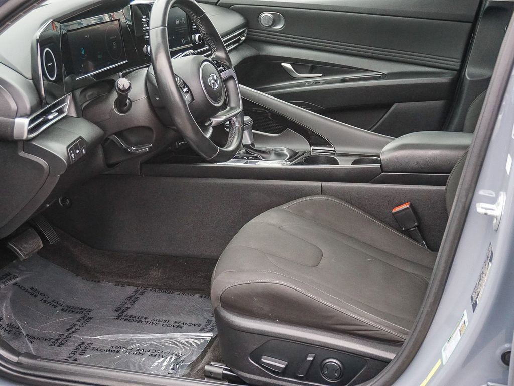 Used 2021 Hyundai Elantra SEL w/ Convenience + Premium Package FWD image 17