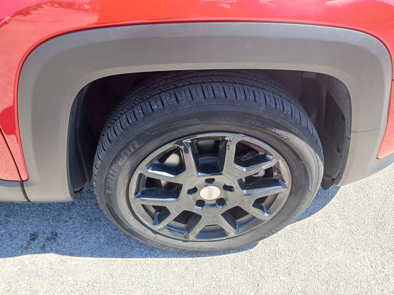 Used 2019 Jeep Renegade Latitude FWD image 17