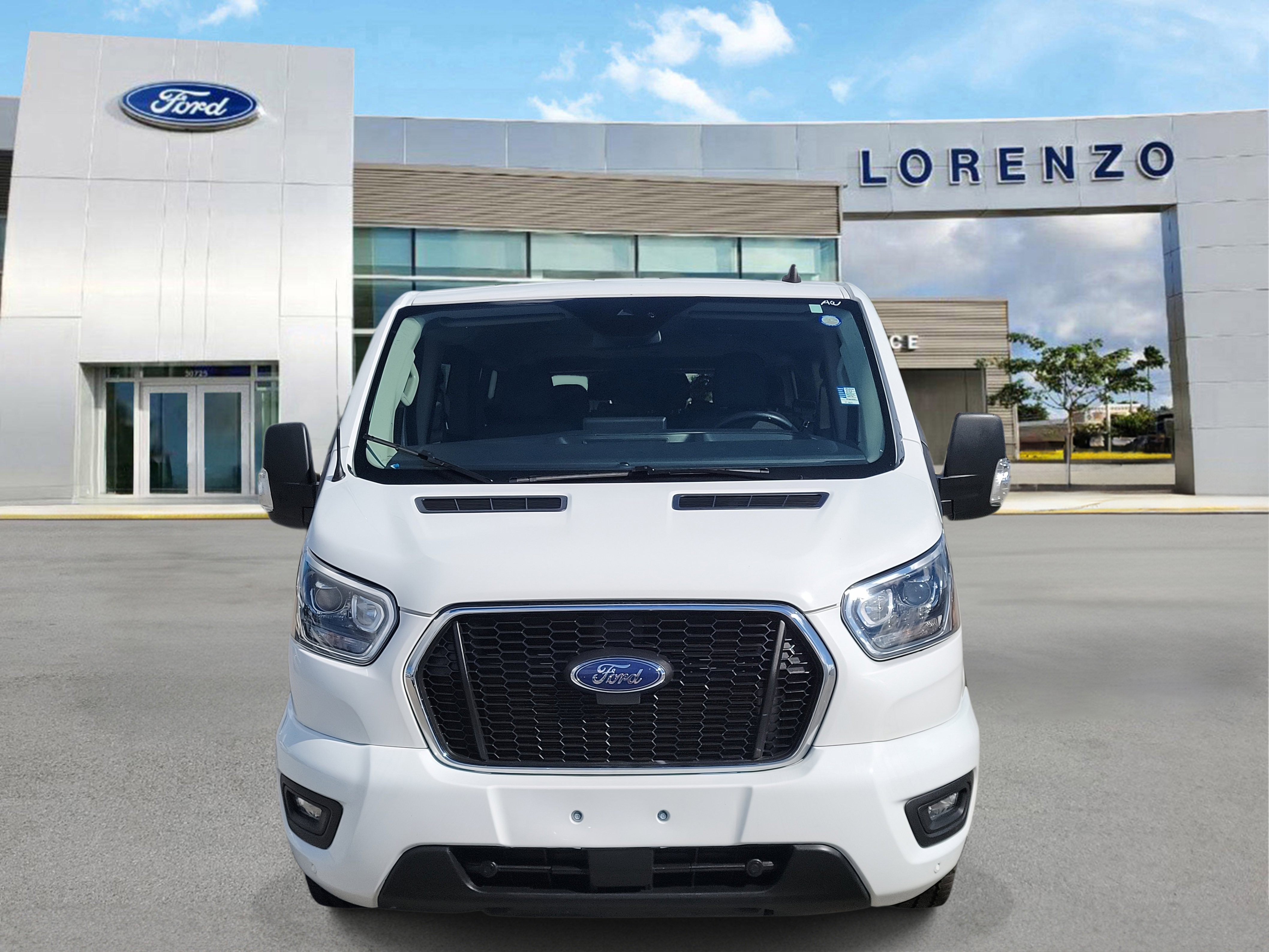 Used 2023 Ford Transit 350 XLT image 2