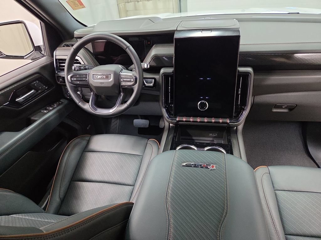 Used 2025 GMC Yukon XL AT4 w/ AT4 Premium Package AWD/4WD image 14