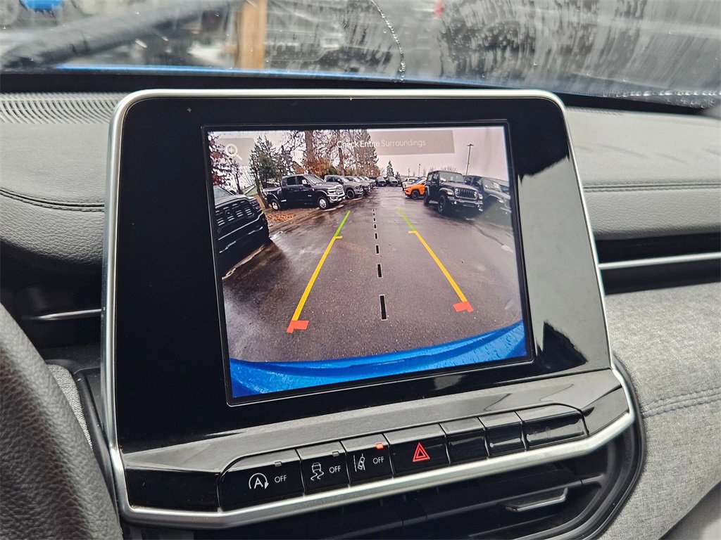 Certified 2025 Jeep Compass Sport image 24