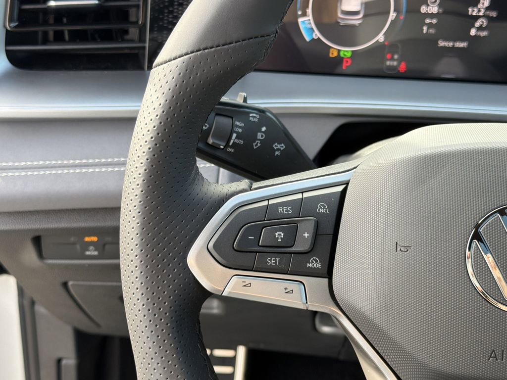 New 2026 Volkswagen Tiguan SE R-Line image 27