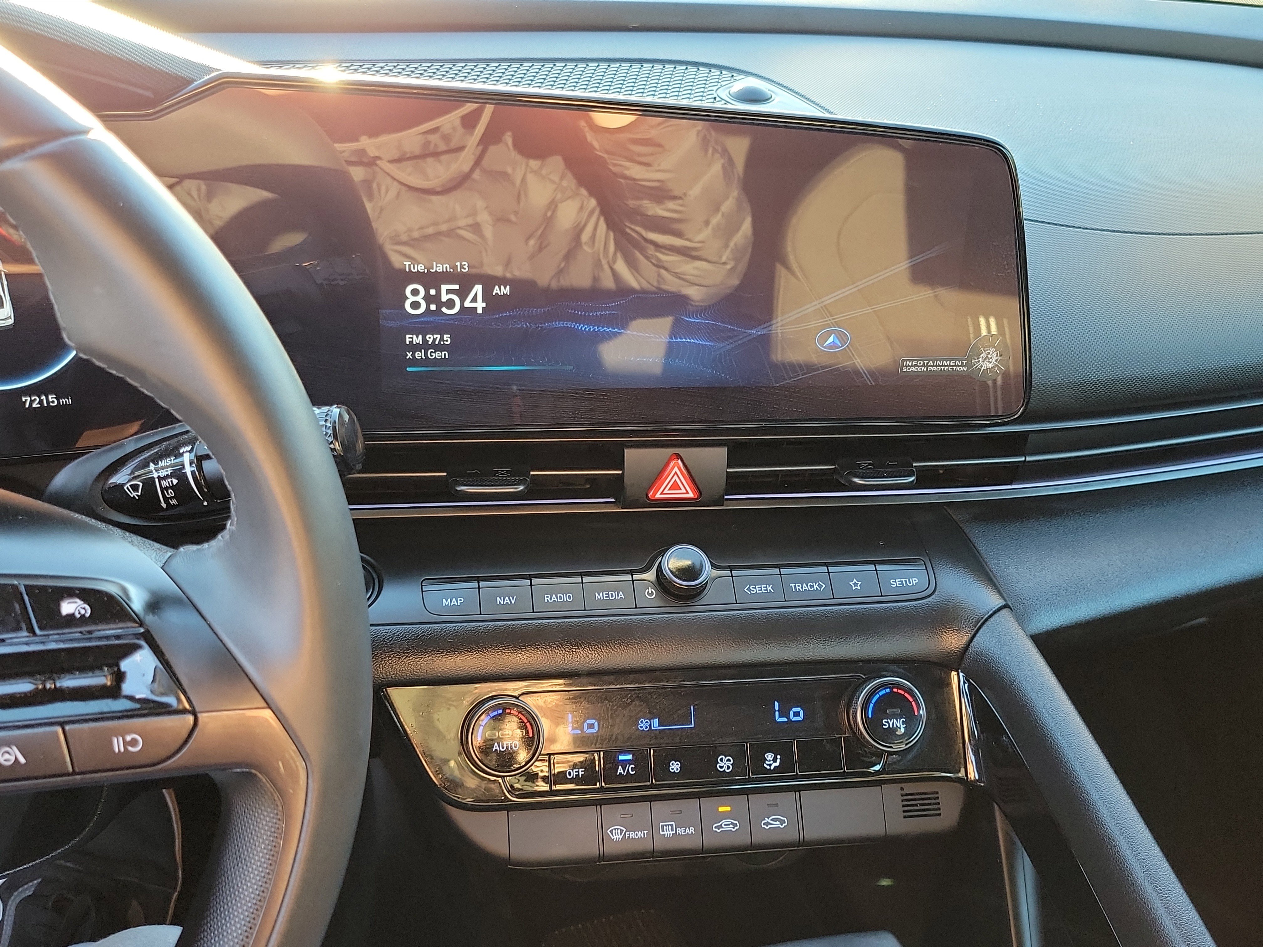 Certified 2025 Hyundai Elantra SEL image 11