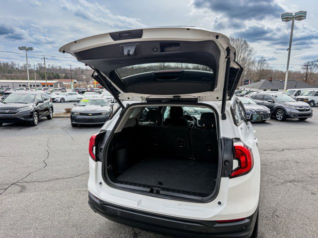 Used 2020 GMC Terrain SLE w/ Driver Convenience Package image 12