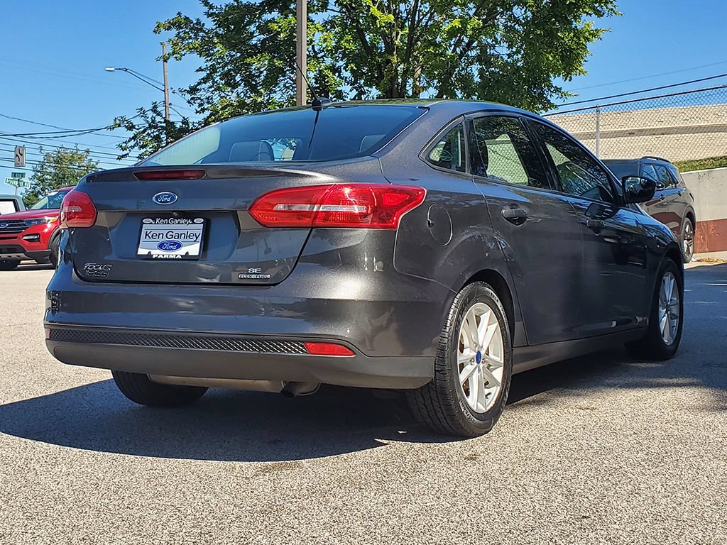Used 2015 Ford Focus SE w/ SE Cold Weather Package FWD image 5