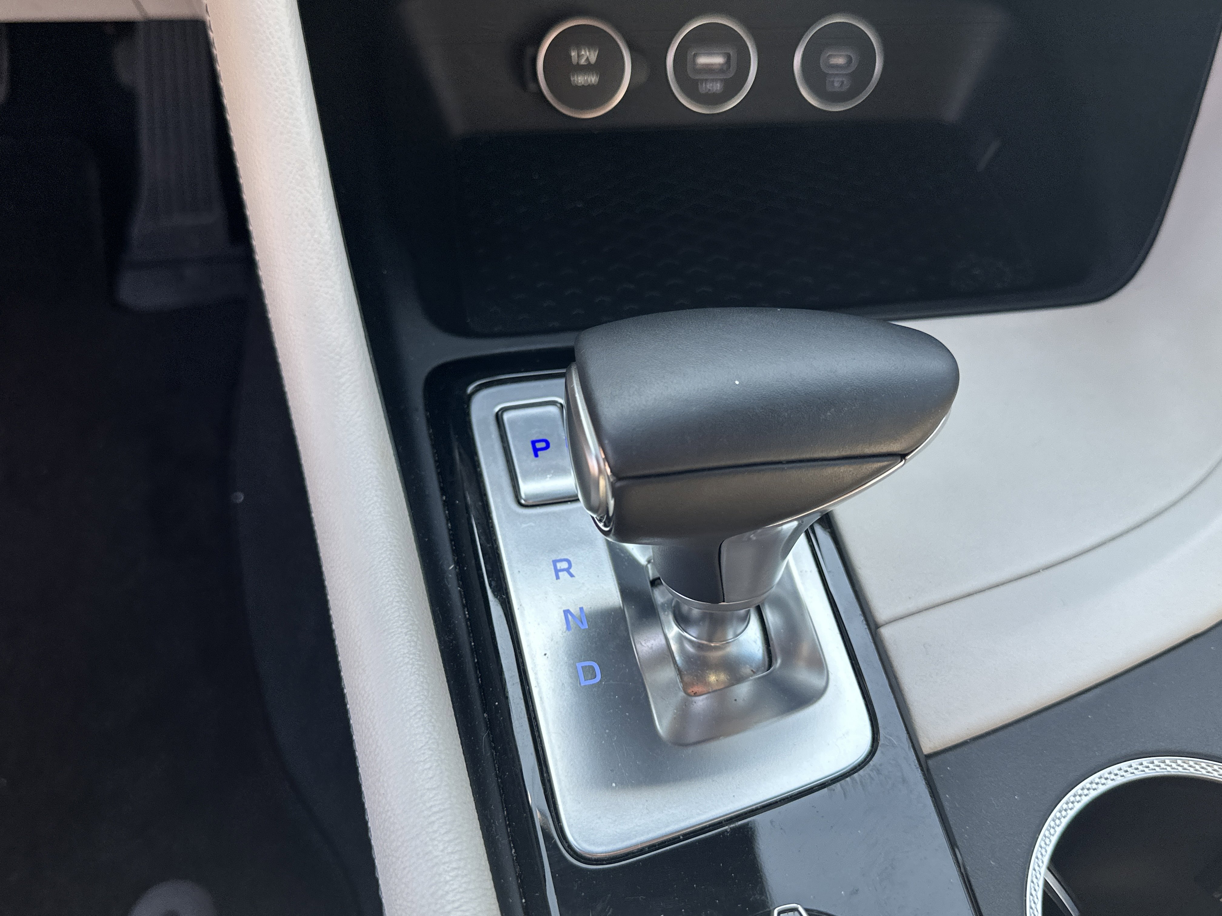 Used 2025 Genesis G70 2.5T image 29