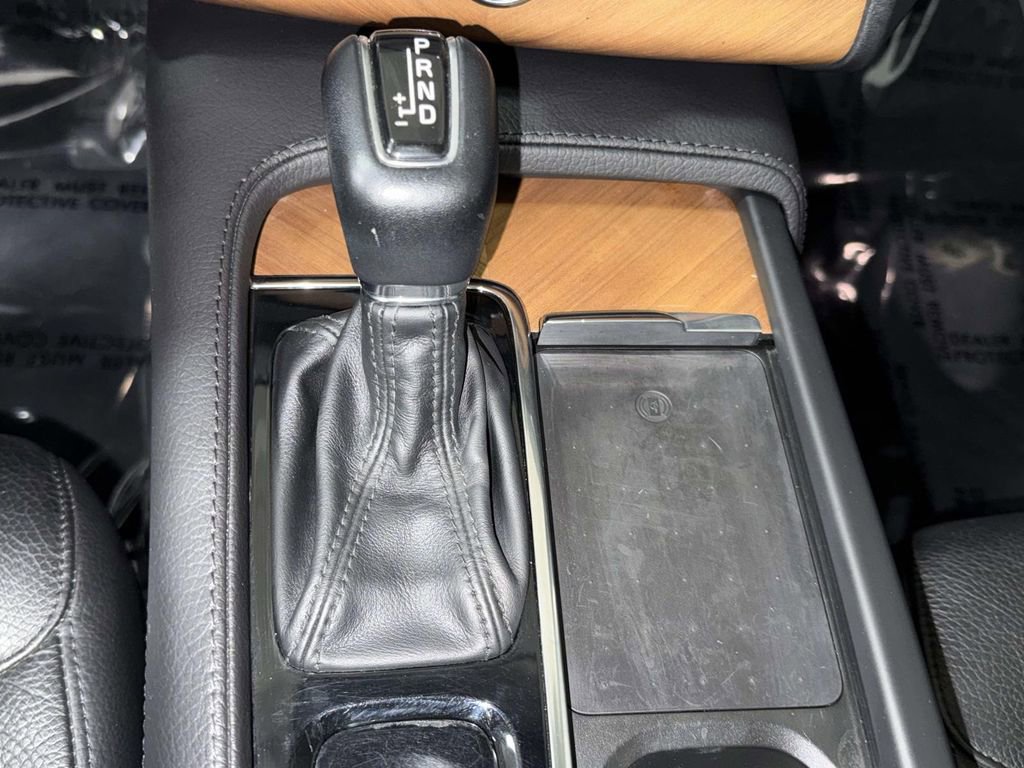 Used 2022 Volvo XC90 T6 Momentum w/ Climate Package image 24