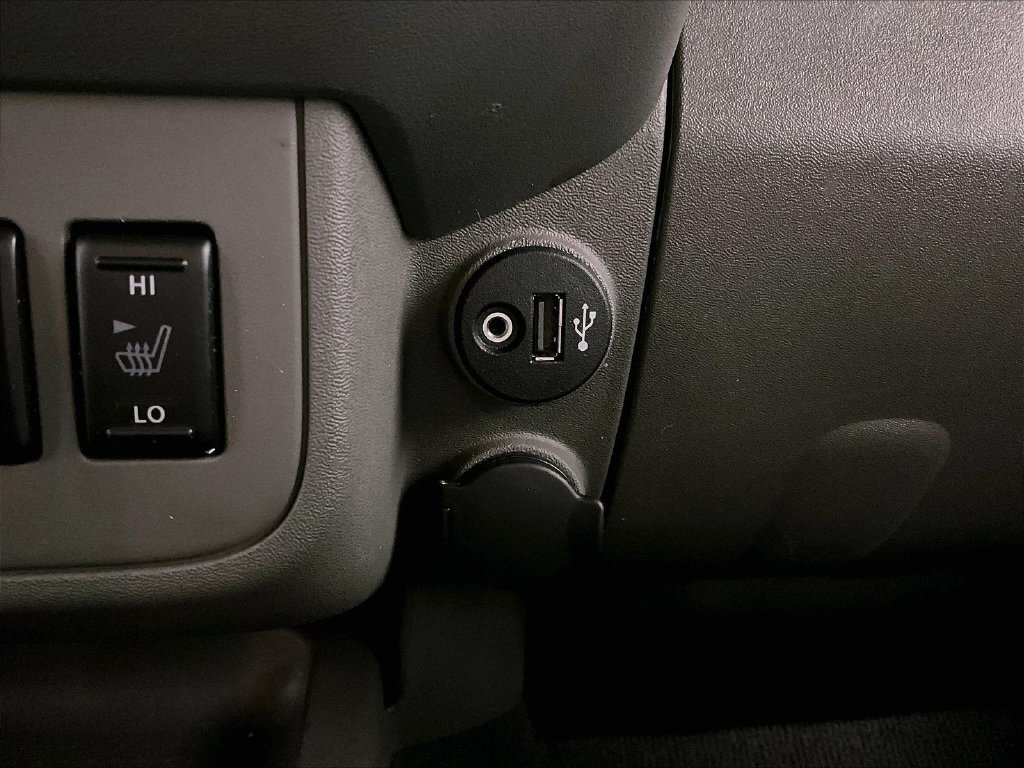 Used 2019 Nissan Frontier SL AWD/4WD image 17