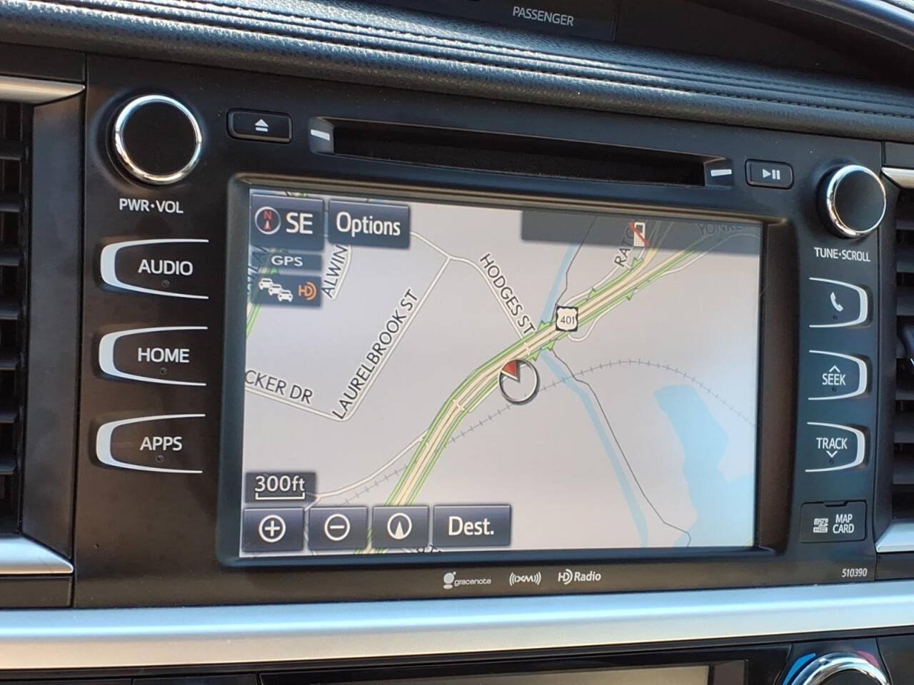 Used 2019 Toyota Highlander XLE FWD image 22