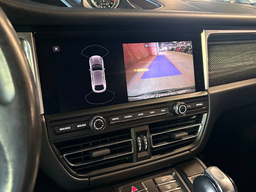 Used 2020 Porsche Macan Turbo AWD/4WD image 29