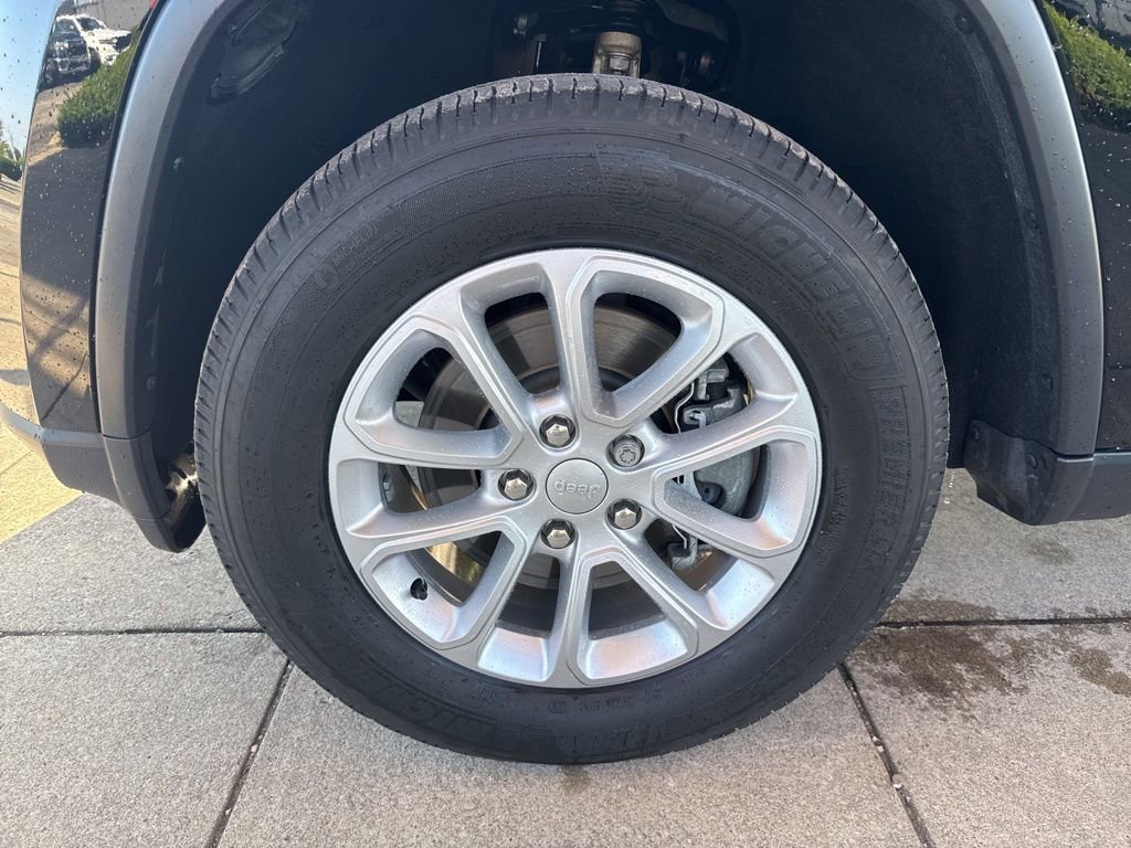 Used 2022 Jeep Grand Cherokee Laredo E w/ Security & Convenience Group image 39