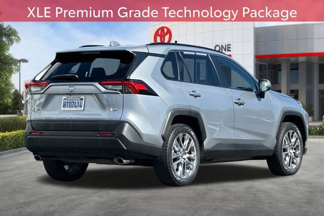 Used 2020 Toyota RAV4 XLE Premium FWD image 4