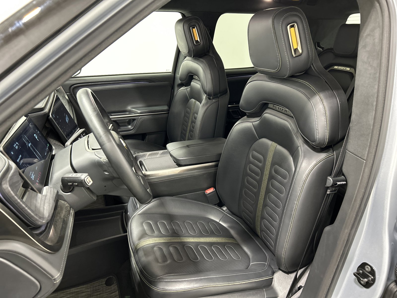 Used 2024 Rivian R1T Adventure AWD/4WD image 20