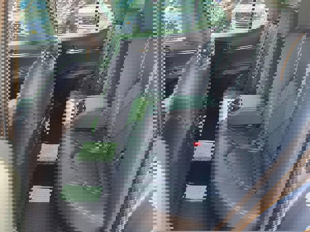 Used 2018 Toyota Camry XLE image 23