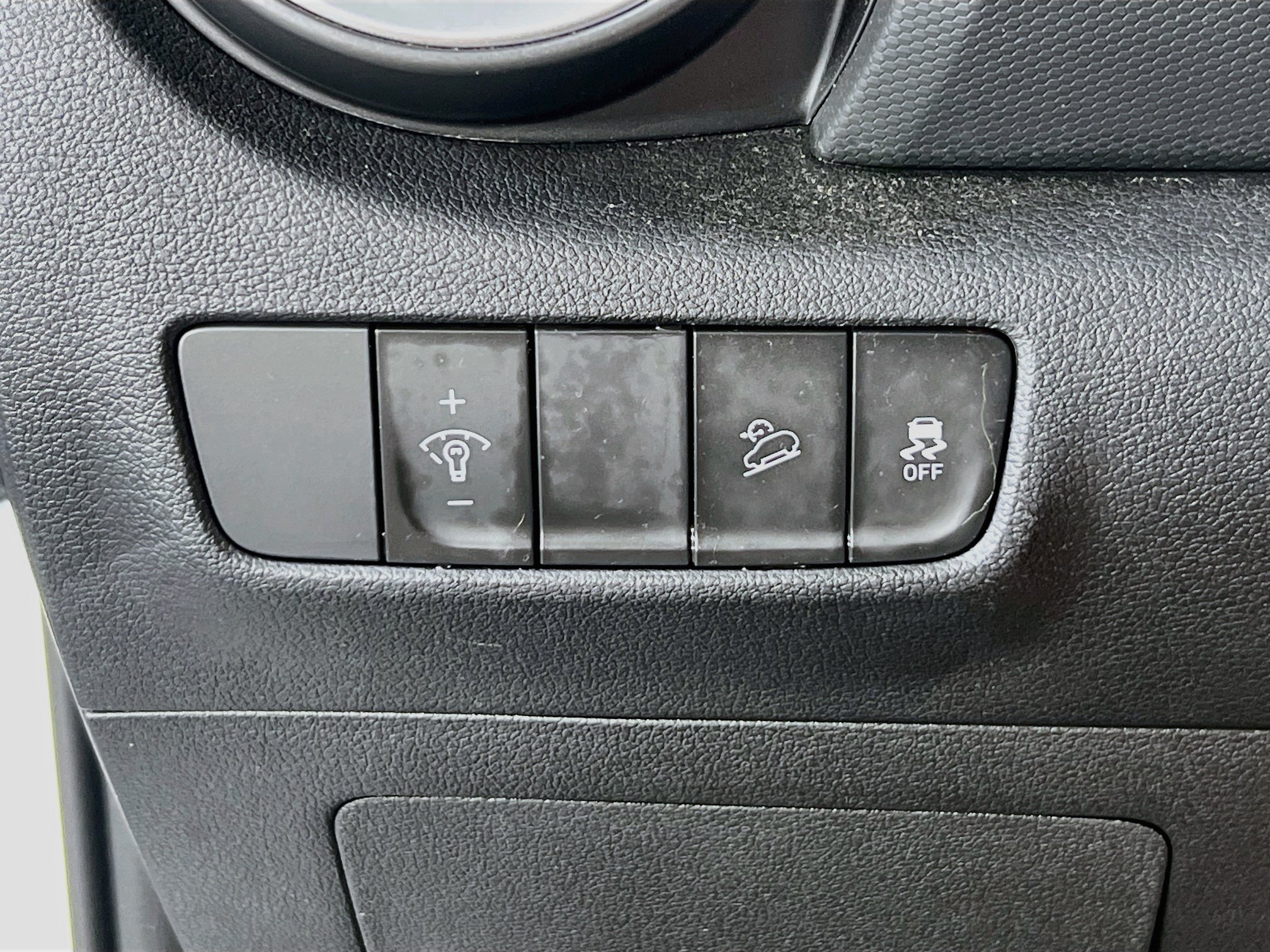 Used 2023 Hyundai Kona Limited AWD/4WD image 10