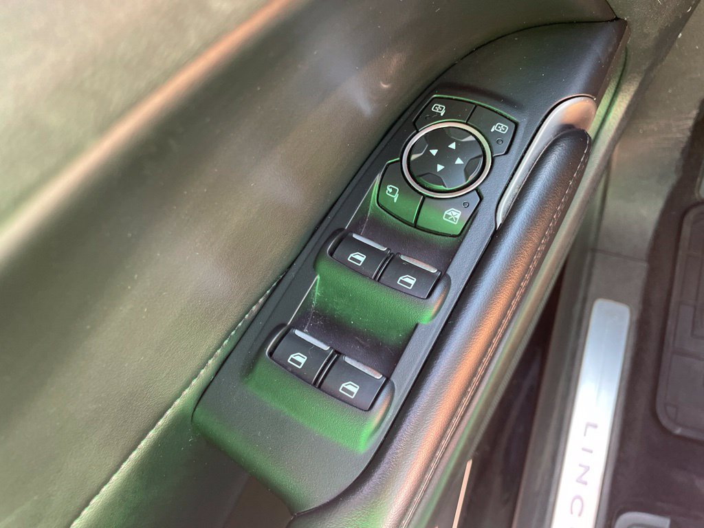 Used 2017 Lincoln MKC Select w/ Select Plus Package FWD image 25
