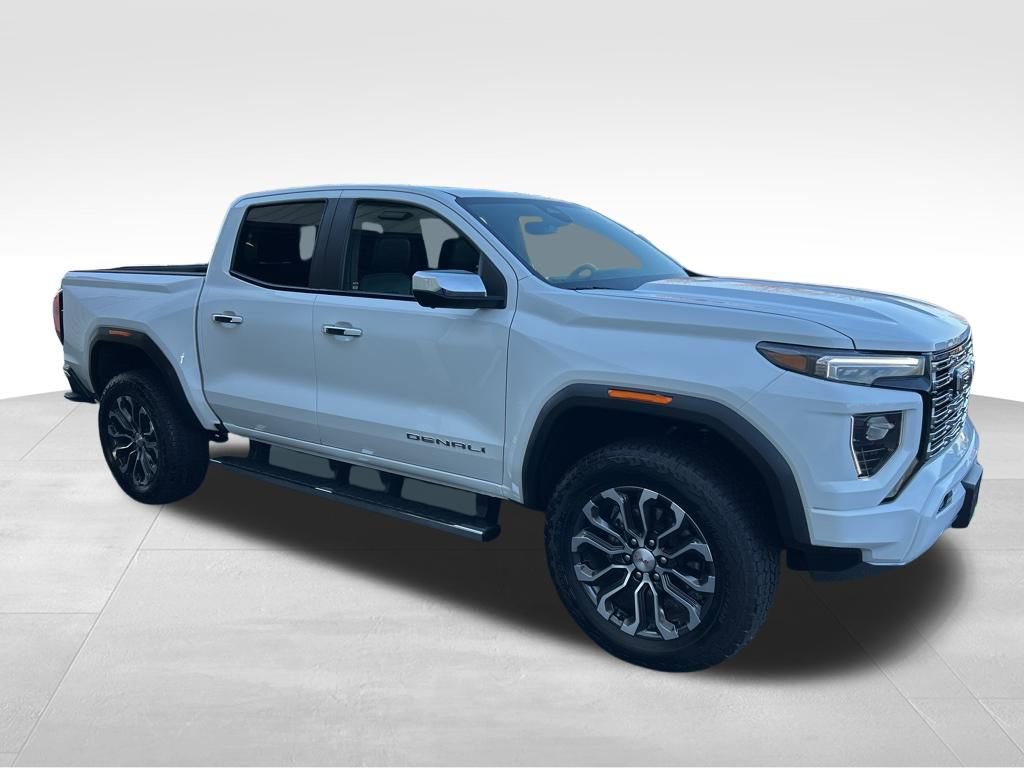 Certified 2025 GMC Canyon Denali image 7