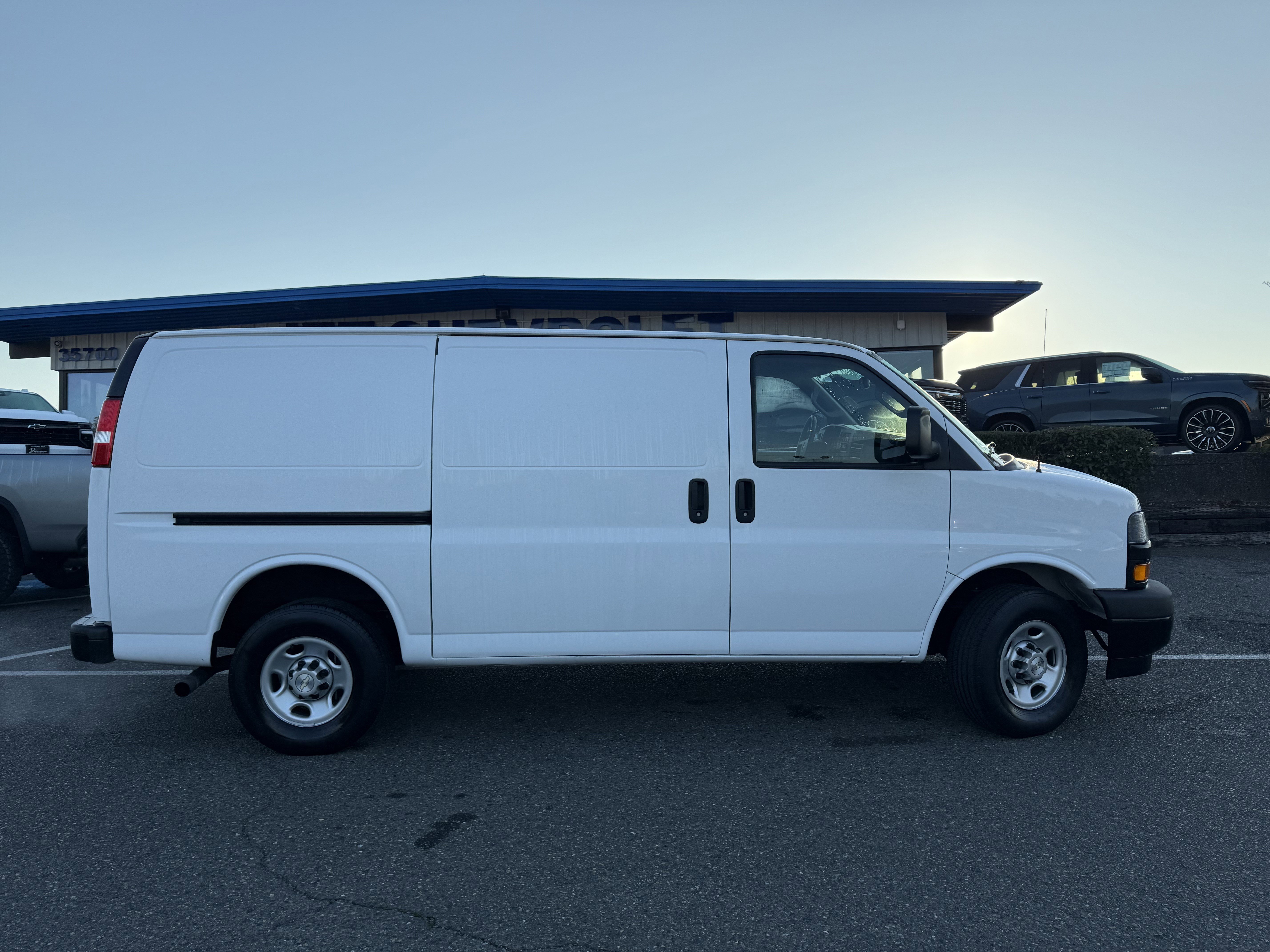 Used 2021 Chevrolet Express 2500 w/ Driver Convenience Package image 5