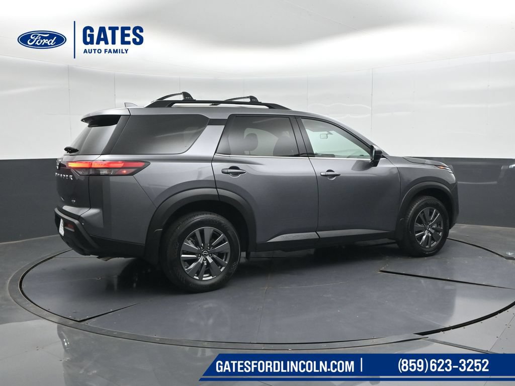 Used 2025 Nissan Pathfinder SV AWD/4WD image 2