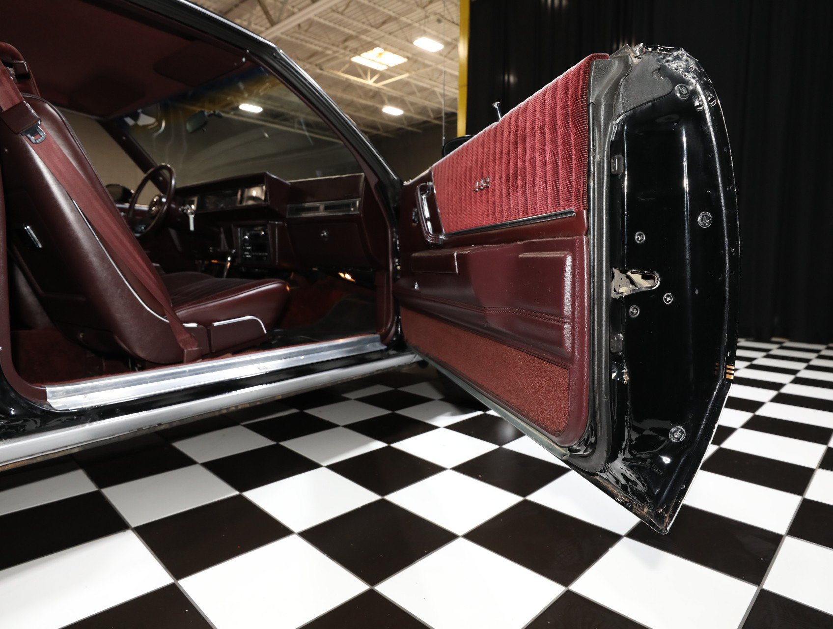 Used 1987 Oldsmobile Cutlass Supreme Salon RWD image 35
