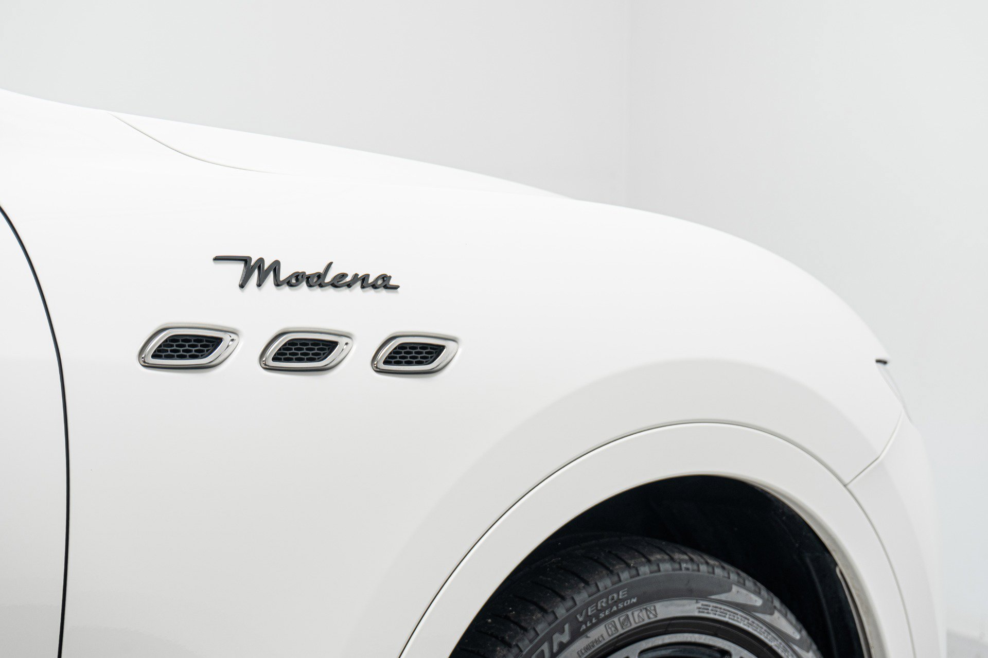 Used 2022 Maserati Levante Modena image 34