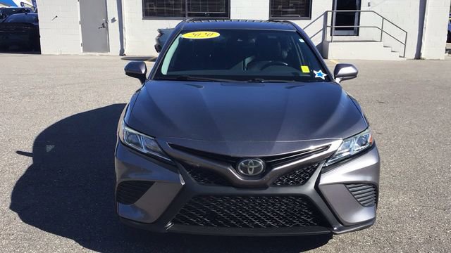 Used 2020 Toyota Camry SE image 2