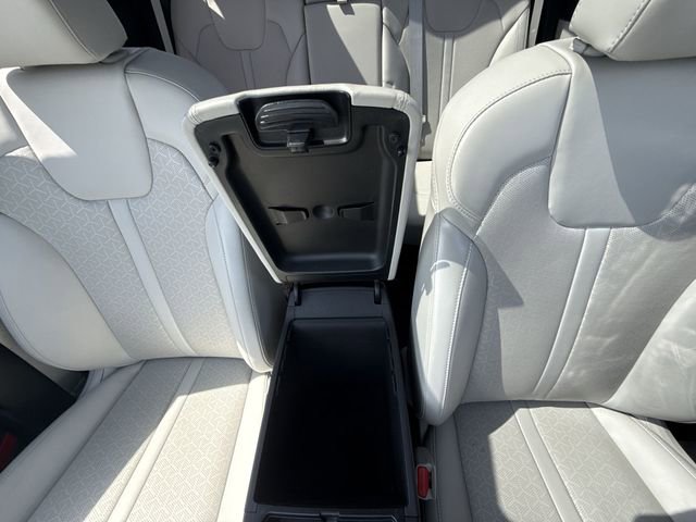 Used 2023 Kia Sorento S w/ Panoramic Sunroof Package image 21