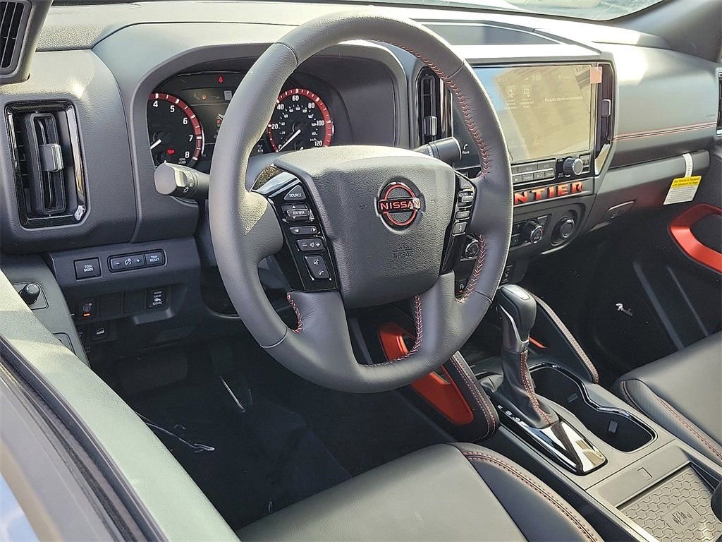New 2025 Nissan Frontier PRO-4X w/ Pro Premium Package AWD/4WD image 4