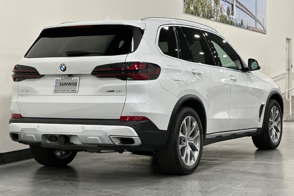Used 2026 BMW X5 xDrive40i w/ Climate Comfort Package AWD/4WD image 4