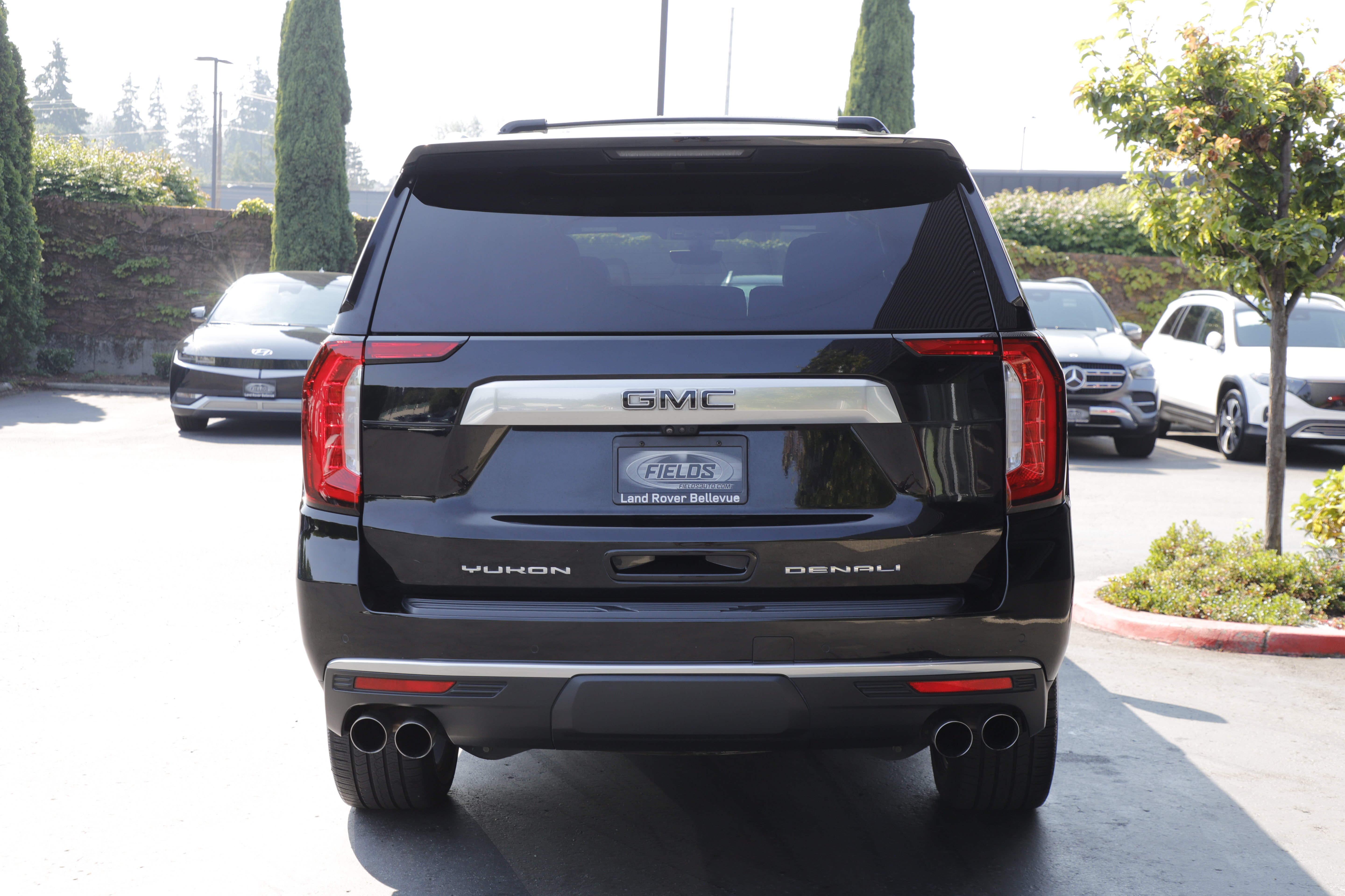Used 2021 GMC Yukon Denali w/ Denali Premium Package AWD/4WD image 9