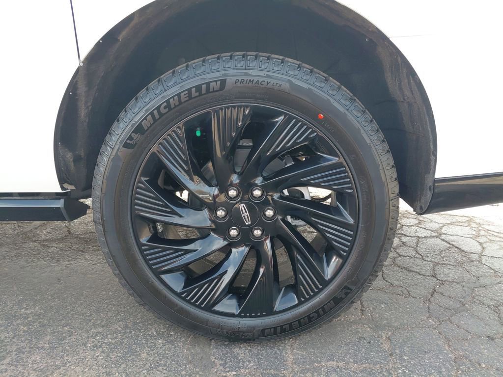 New 2026 Lincoln Navigator L Black Label image 28
