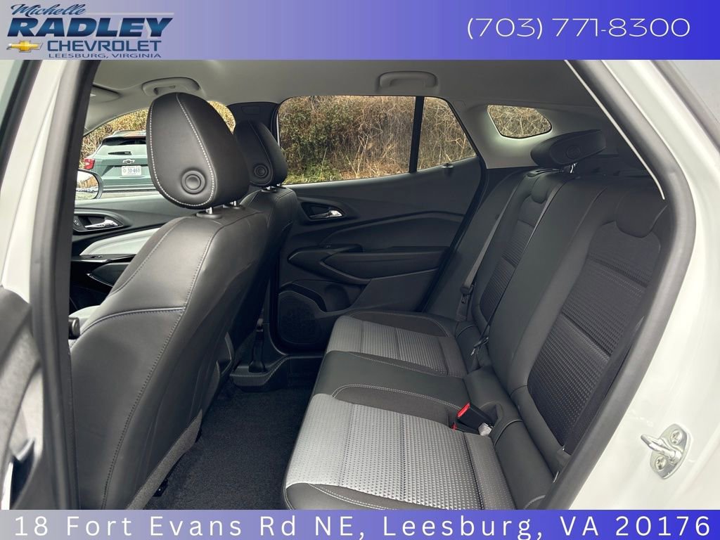Used 2025 Chevrolet Trax LT image 22