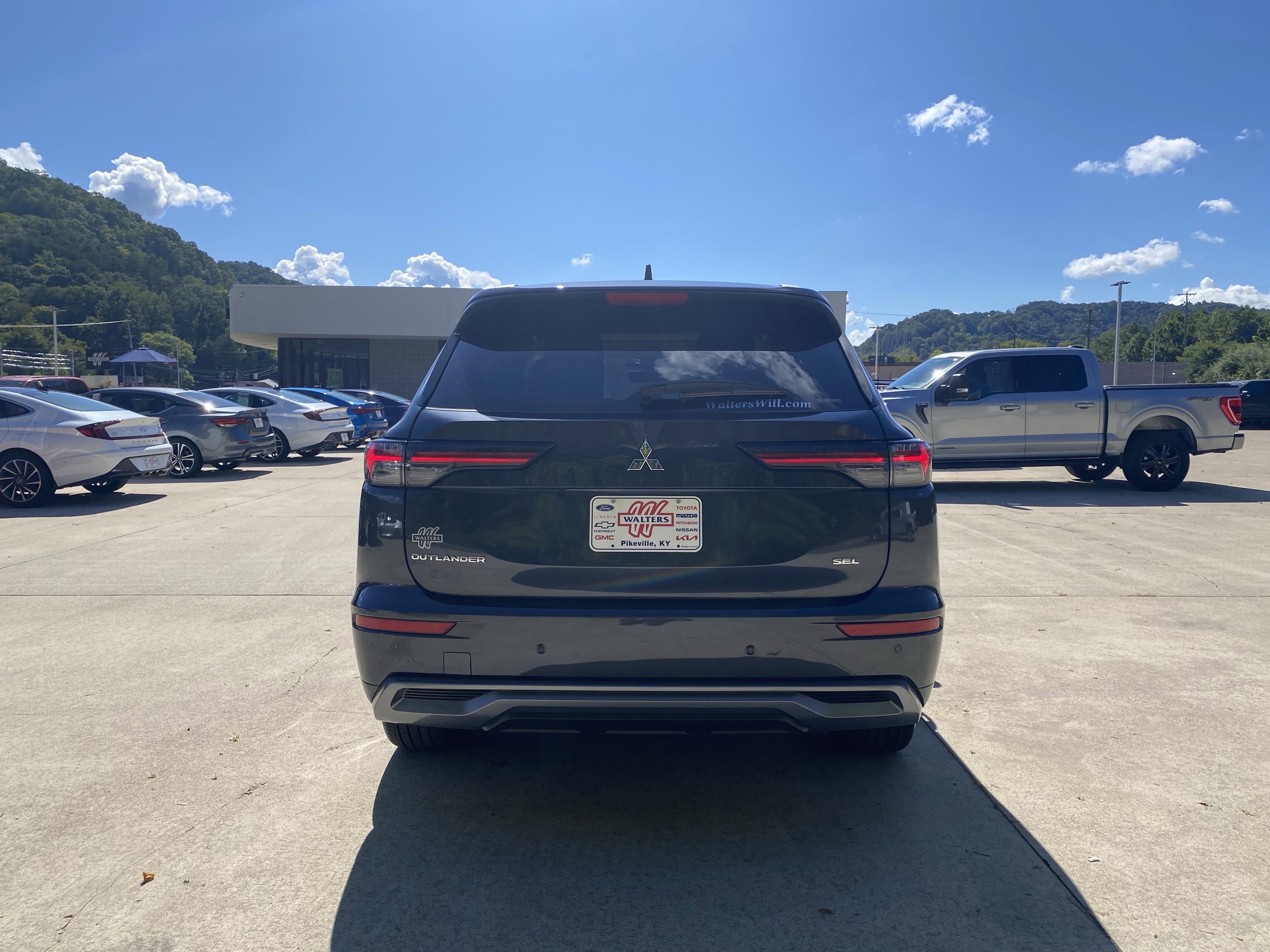 New 2025 Mitsubishi Outlander SEL image 32