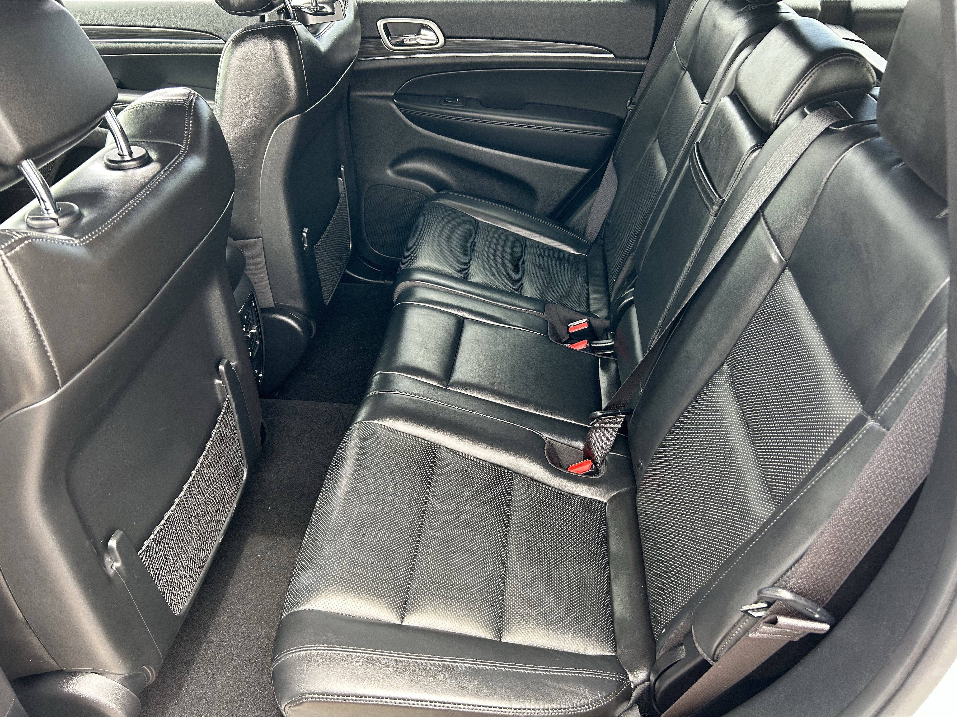 Used 2020 Jeep Grand Cherokee Limited w/ Luxury Group II image 16