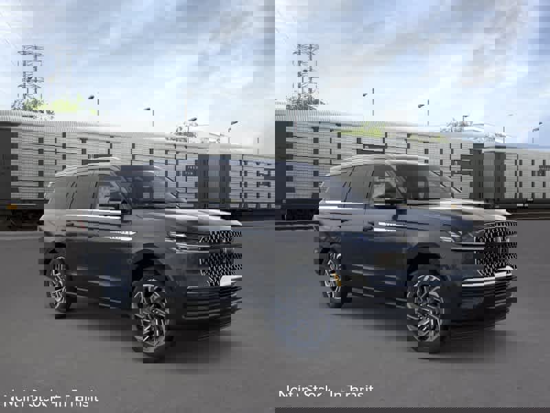 New 2026 Lincoln Navigator Reserve image 7