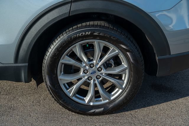 Used 2023 Ford Explorer XLT w/ Equipment Group 202A RWD image 9