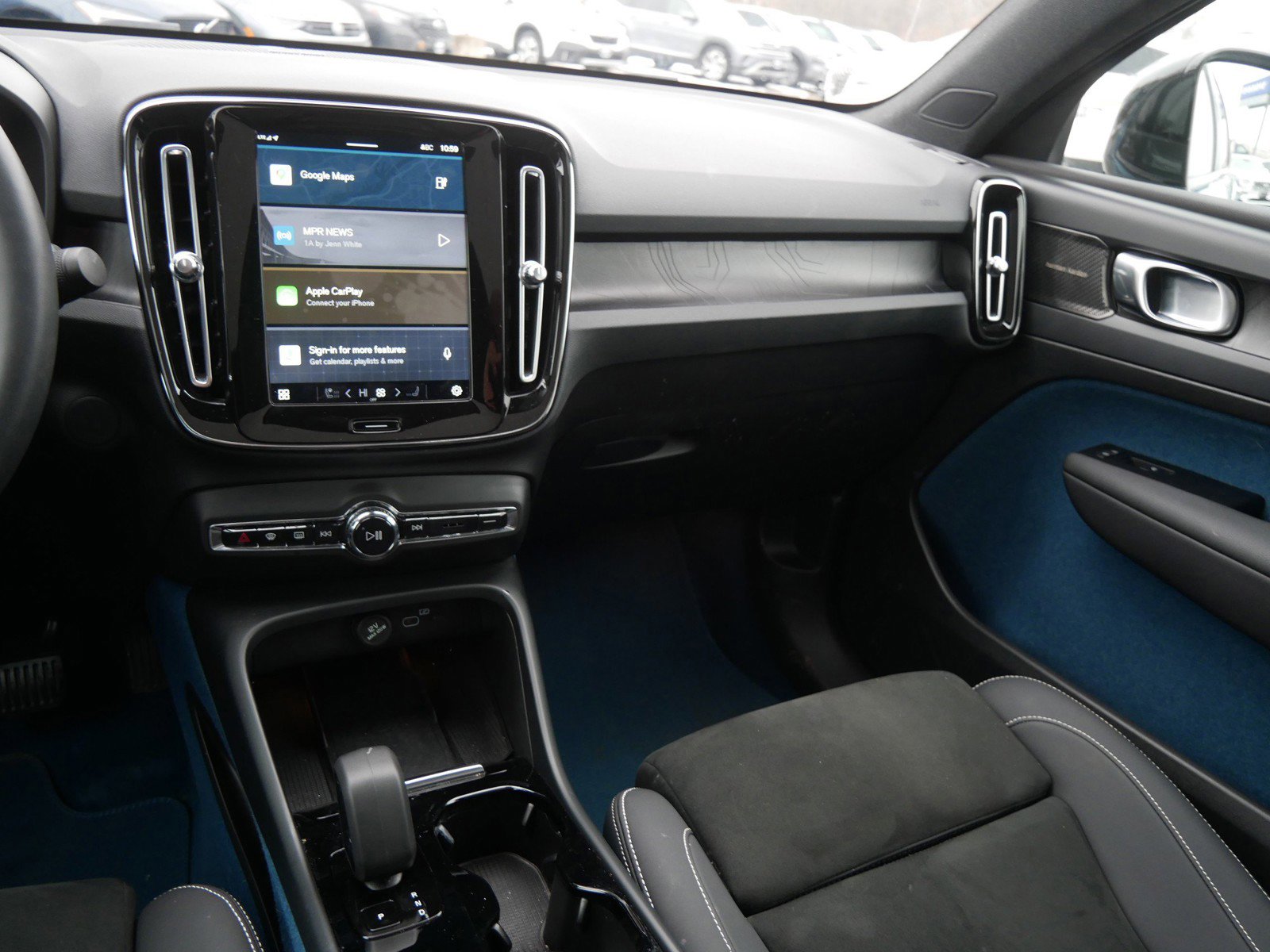 Used 2022 Volvo C40 P8 Recharge Ultimate image 14