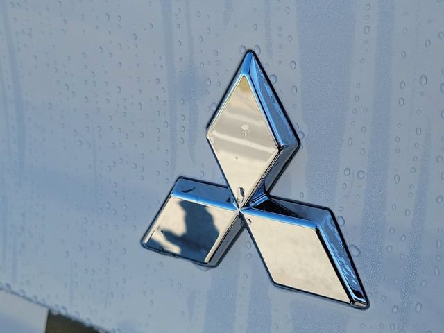 New 2026 Mitsubishi Outlander SE FWD image 8