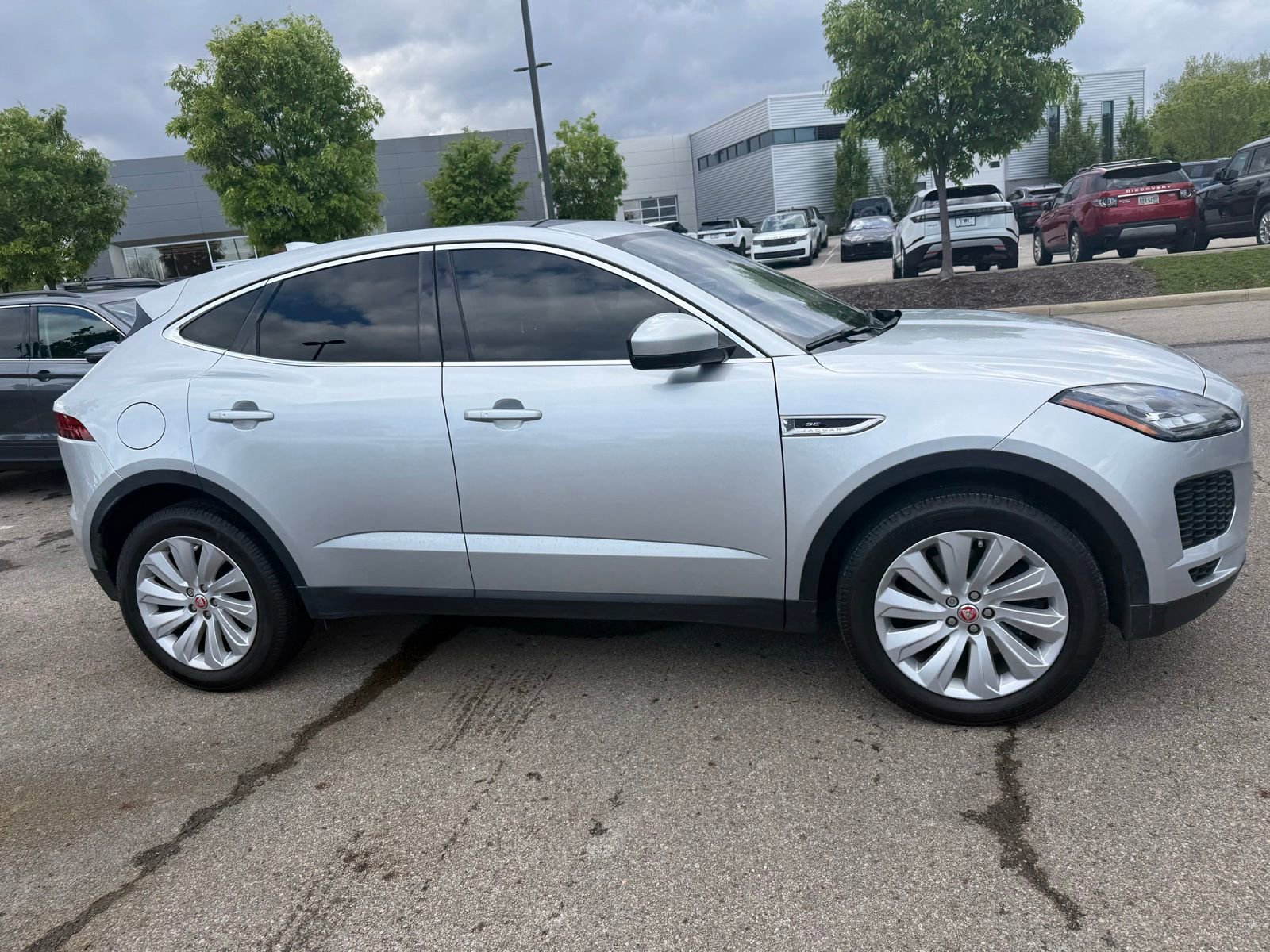 Used 2018 Jaguar E-PACE SE AWD/4WD image 4