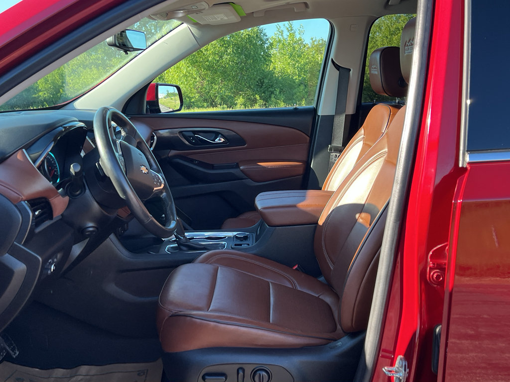Used 2019 Chevrolet Traverse High Country w/ LPO, Cargo Package AWD/4WD image 14