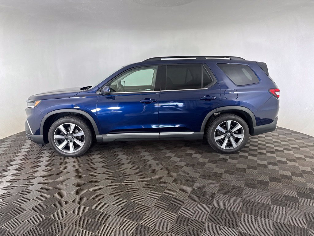 Certified 2025 Honda Pilot Touring image 10