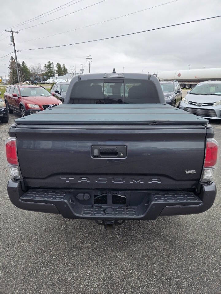 Used 2020 Toyota Tacoma TRD Off-Road w/ Technology Package AWD/4WD image 19