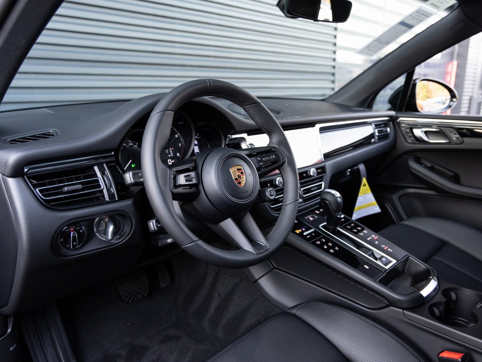 New 2026 Porsche Macan AWD/4WD image 4