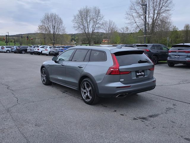 Used 2021 Volvo V60 T5 Cross Country AWD/4WD image 6