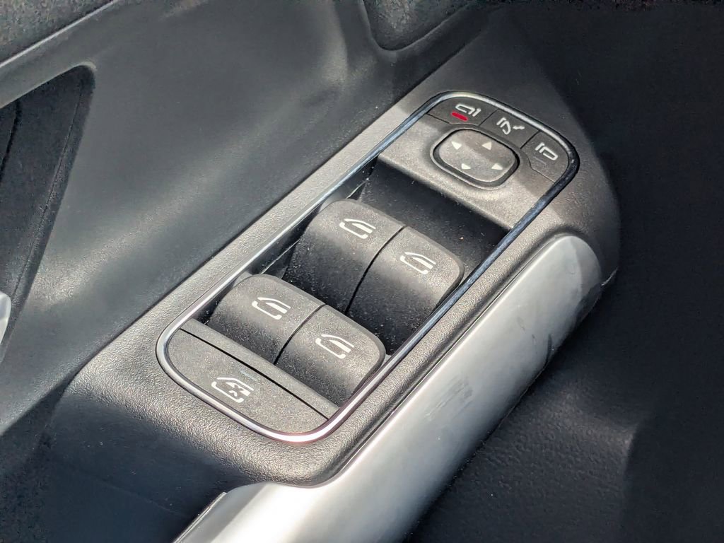 Certified 2025 Mercedes-Benz GLA 250 image 10