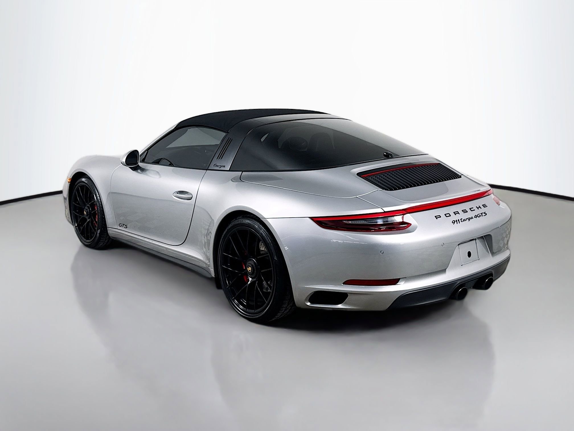 Certified 2019 Porsche 911 Targa 4 GTS image 3