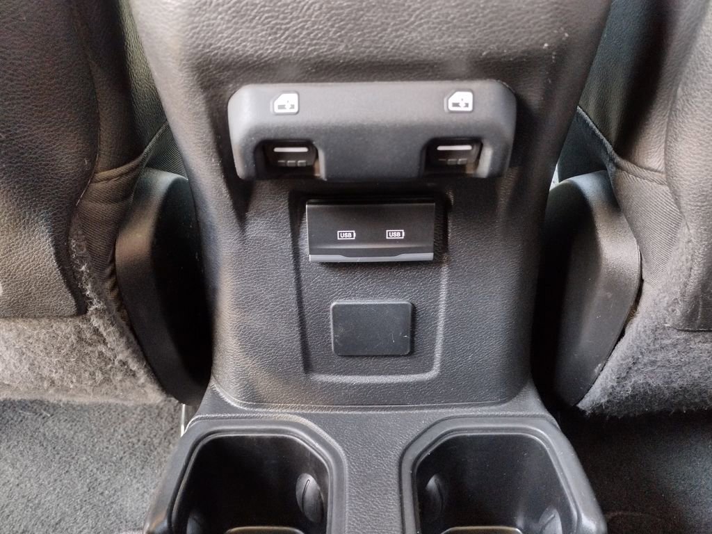 Used 2022 Jeep Gladiator Rubicon w/ LED Lighting Group AWD/4WD image 11