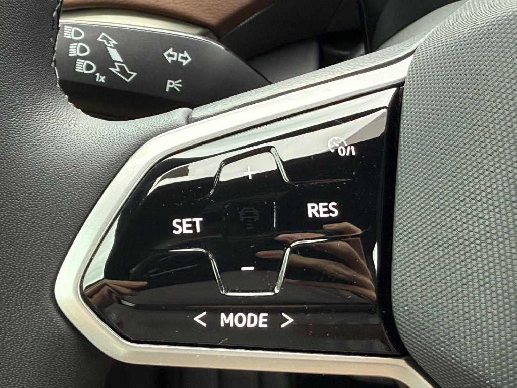 Certified 2023 Volkswagen ID.4 Pro AWD/4WD image 15
