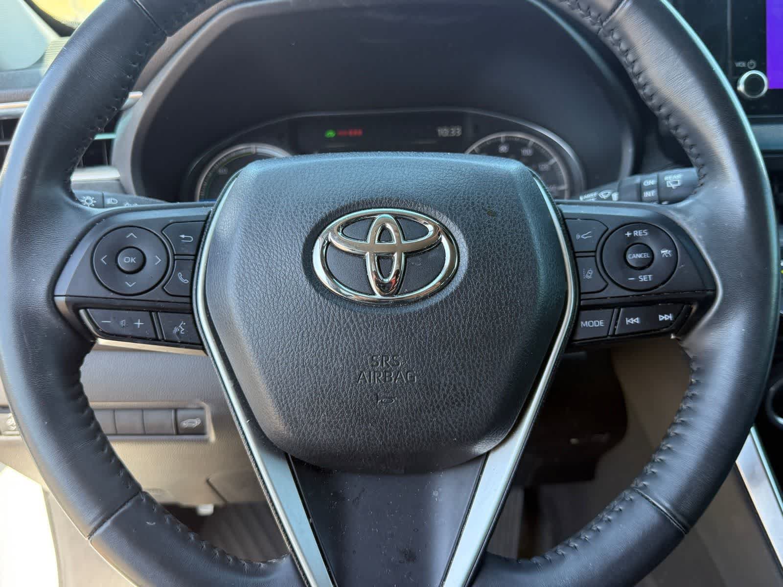 Used 2023 Toyota Venza LE AWD/4WD image 16